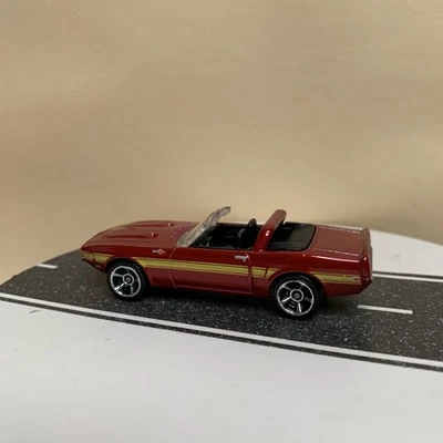 Ford Mustang Shelby GT-500 1969 Hot Wheels nuevos modelos #21/50 rojo/amarillo casi nuevo Foto 1 de 4