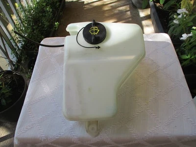 98-11LINCOLN TOWN COCHE LIMPIAPARABRISAS DEPÓSITO DE AGUA TANQUE CON BOMBA OEM Foto 1 de 4