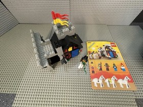 LEGO Castle Guarded Inn 6067 - 100% complete w/ Instructions Vintage