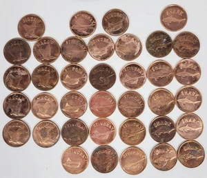 Lot of 37 Sea Quest Tokens SeaQuest - Stingray - Shark - Macaw - Bild 1 von 5
