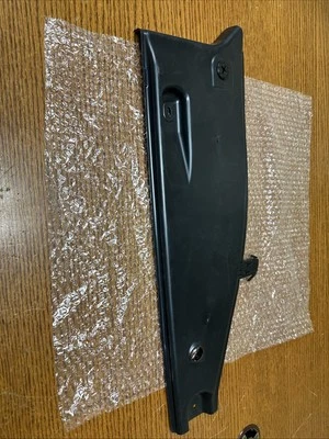 2017 - 2025 CHRYSLER PACIFICA FRONT RIGHT UNDERBODY SPLASH SHIELD OEM 68234170AC - Image 1 of 4