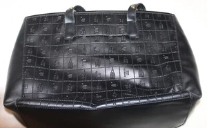 Bolso de hombro London Fog. Monograma negro. Caída de 11"" de alto, 16"" de largo, 7,5 - Imagen 1 de 11