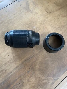 Nikon DX 55-200 VR lens w caps - Picture 1 of 3