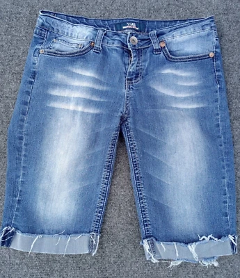 Pantalones Cortos de Jean YMI Talla 7 Denim SÓLIDOS puedes hacerlos más cortos si lo deseas Bigotes EE. UU. Foto 1 de 4