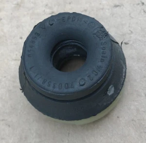 Porsche Cayenne 4.5S (2005) Kühler Gummi Halterung - 7L0121275 ** OEM Porsche Teil - Bild 1 von 8