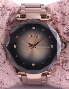Bellissimo Orologio Da Polso Dior Donna Quarzo Quadrante Argento Cinturino Acciaio Funzionante - Foto 1 di 8