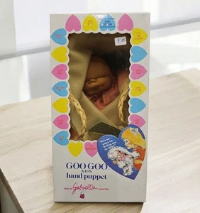 Goo Goo Kids 1984 marioneta de mano bebé Gabriella etiqueta en caja canasta infantil juguete - Imagen 1 de 5