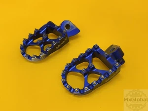 YAMAHA MOJO YZ125 / YZ250 / YZ250F / YZ450F estriberas azules estriberas CNC  - Imagen 1 de 3