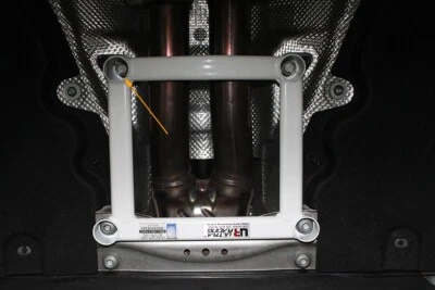 Barra inferior media para Audi A6 C7 2.0 3.0/A6 L 2.5/S6 3.0T Ultra Racing 2011-2018 Foto 1 de 4