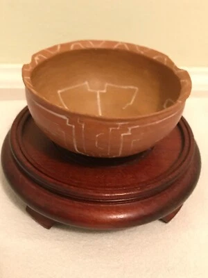 Cuenco inciso de paredes delgadas Redware de cerámica prehistórica antigua Foto 1 de 4