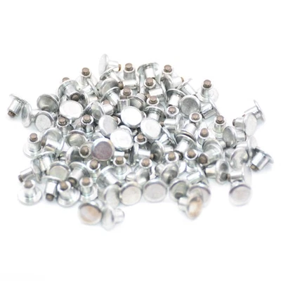 Kit de herramientas neumáticas de pistola de aire de clavos y pernos para neumáticos de invierno de 100 piezas Foto 1 de 4