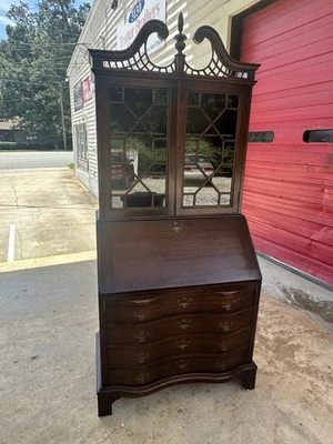 Antiguo gobierno Escritorio de secretaria Winthrop Chippendale con caoba Hutch Foto 1 de 4