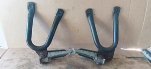 Yamaha FZR600 3HE linker & rechter Sozius Aufhänger & Zapfen Ersatzteile Reparatur kostenloser Versand - Bild 1 von 14