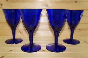 Cristalería de cobalto (4) copas o copas de vino, 6 3/4" de alto - Imagen 1 de 11