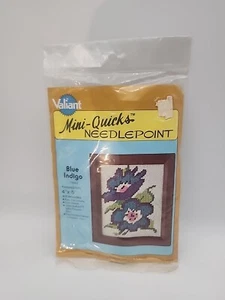 Vintage NEW Valiant Mini-Quicks needlepoint Blue indigo 4"x5" floral flower - Foto 1 di 2