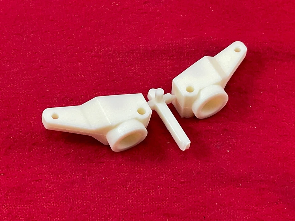 TEAM ASSOCIATED RC10 Green Edition REAR Hub Carriers stub axle  rc10cc 40TH 60th - Image 1 of 1