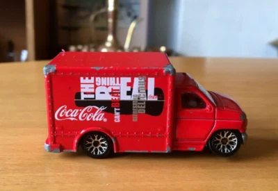 MATCHBOX 1998 FORD "COCA COLA" BOX TRUCK 1:60 DIECAST TOY/MODEL  - Image 1 of 4