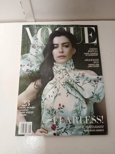 Vogue Magazine August 2025 Anne Hathaway - Foto 1 di 2