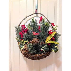 Corona de Navidad cesta de mimbre rojo cardenal bayas puerta de vacaciones decoración de pared - Imagen 1 de 10