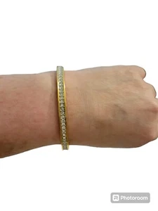 Goldfarbenes Armband mit Scharnier und klarem Kristalleinsatz 2,5" Durchmesser - Bild 1 von 7
