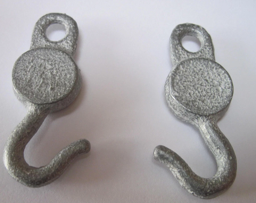 Pair of replacement tow hooks for early Structo tow truck cheaper by 2 - Image 1 of 1