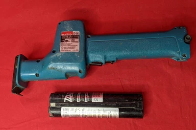 Makita 4390D Reciprocating Saw Bare Tool Comes With A Battery - Image 1 of 4