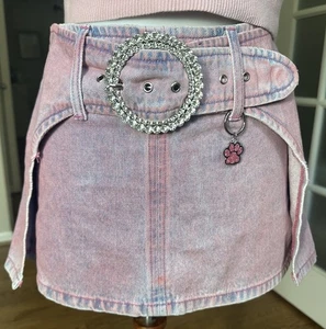Minifalda de mezclilla rosa Y2K estrás cinturón pata encanto envejecido talla S - Imagen 1 de 7