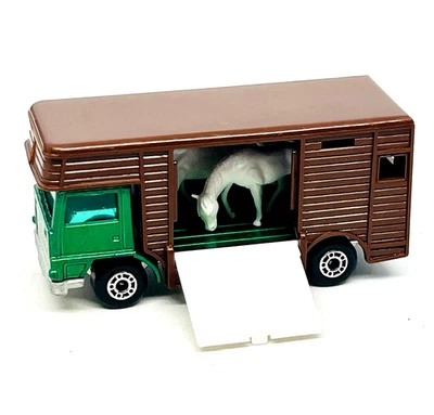 Matchbox Lesney Superfast 40 Horsebox, rare green, brown box, white ramp mint! — 第 1/3 张图片