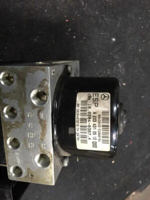 2004 MERCEDES-BENZ C320 W203 OEM ABS CONTROLADOR DE MÓDULO DE BOMBA DE FREIO ANTIBLOQUEIO - Imagem 1 de 4