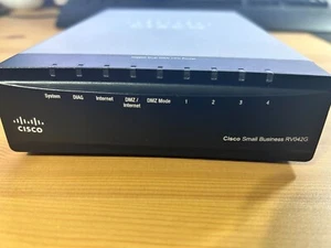 Cisco Small Business Gigabit Dual WAN VPN Router (RV042G) 4-port Switch - Picture 1 of 3