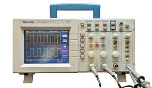 TEKTRONIX TDS 2002 2x60MHZ 1GS/s DIGITAL STORAGE OSCILLOSCOPE + 2 sondes 100Mhz - Imagen 1 de 14