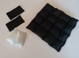 Miniature Comforter Set With Pillows / Matching Pillowcases Black 1:12 Scale - Picture 1 of 2