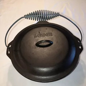 LODGE CAST IRON DUTCH OVEN #12DO SELF BASTING LID And BAIL WIRE USA - Picture 1 of 5