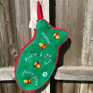 Christmas Cat Stock - Felt Fish Shaped - Picture 1 of 1
