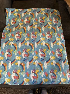 Manta de bebé casera vintage Care Bears con respaldo de lana Foto 1 de 4