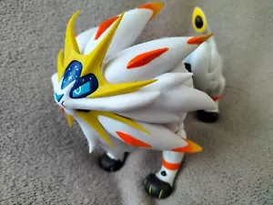 Figurine SOLGALEO Pokémon Tomy Takara 2018 - 20x15cm - Imagen 1 de 3