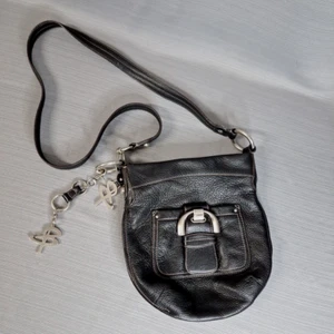 B Makowsky Black Leather Crossbody Bag Purse Large Buckle Charm & Keychain - Picture 1 of 18