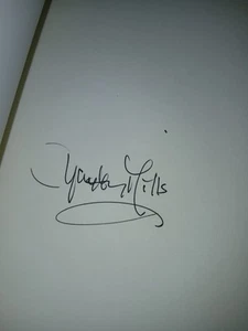 2022 Publisher Signed FOREVER YOUNG By Hayley Mills - Disney Star - Picture 1 of 8