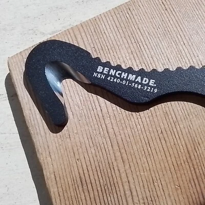 GANCHO DE RESCATE HECHO EN BANCO NSN 4240-01-568-3219 Cortador de cinturón de seguridad y correa + FUNDA de nylon Foto 1 de 4