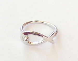 BEAUTIFUL PURE SILVER RING SIZE 8 FREE SHIPPING SR 23 - Picture 1 of 2