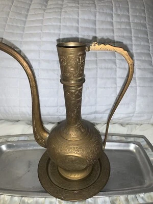 Olla de colección Surahi Mughal Aftaba latón indio decorativo cachemira coleccionable Foto 1 de 4