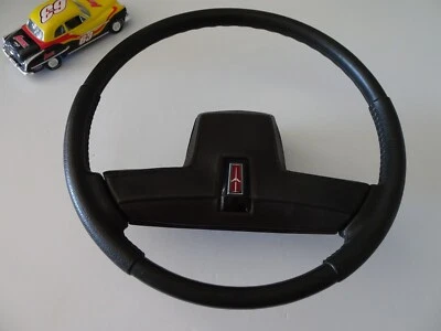 Oldsmobile 1981-87 rueda esterlina y almohadilla de bocina Cutlass Delta Ciera Foto 1 de 4