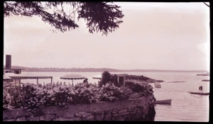 LATE 1800s/EARLY 1900s FILM NEGATIVE, MAINE COAST, HOTEL VERANDA? UMBRELLAS - Picture 1 of 1
