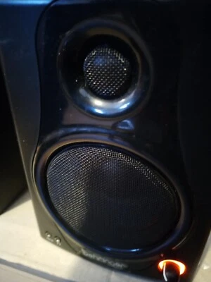 Behringer Media 40USB Bi-Amped Monitor Speakers - SPARES & REPAIRS- RRP £93 - Image 1 of 4