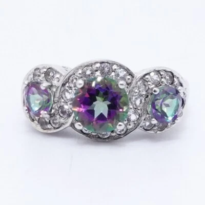 Anillo de plata de ley 925 con halo de circonitas cúbicas de topacio místico de tres piedras  Foto 1 de 4