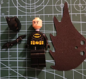 Lego 76300 Batman Arkham Asylum - Batman - Minifigure with Accessories - Picture 1 of 3