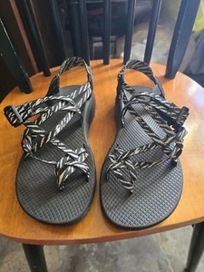 Chaco Black White Strappy Sandals Size 10 - Picture 1 of 3