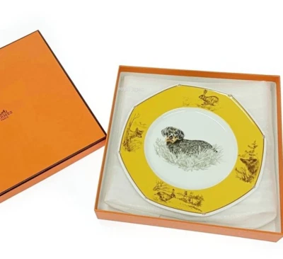 Plato de porcelana HERMES octágono perro vintage Dachshund 21 cm usado con caja Foto 1 de 4