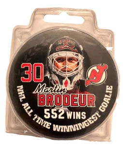 Martin Brodeur NJ Devils 552 WINS LIMITED EDITION Puck - Picture 1 of 9