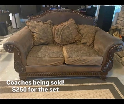 棕色复古两套沙发实木约 1 1/2 码,高 4 英尺 — 第 1/4 张图片